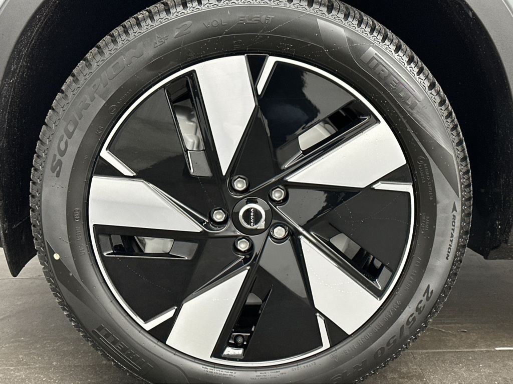 Volvo Ex40