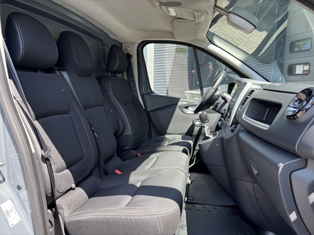 Nissan Nv300