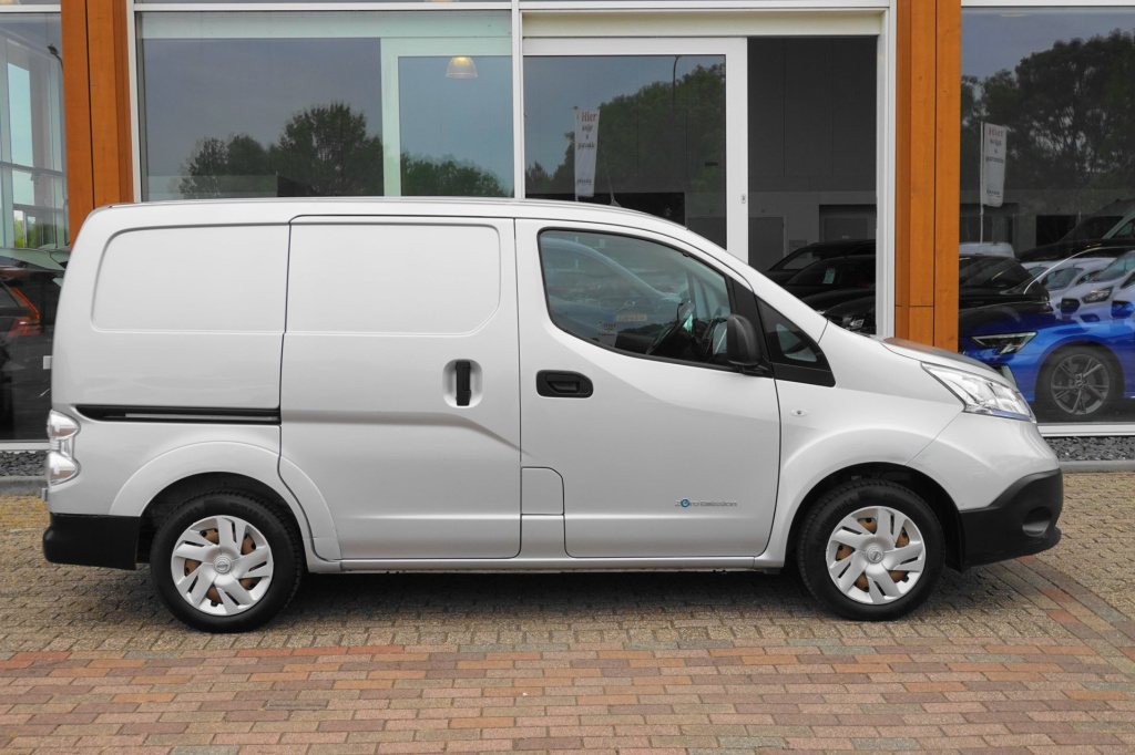 Nissan E-nv200