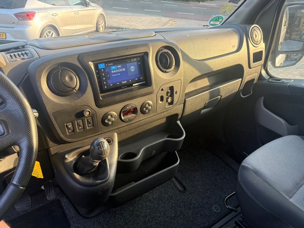 Nissan Nv400