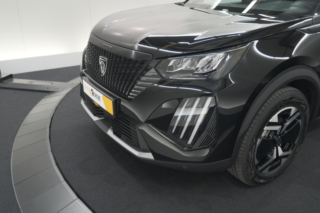 Peugeot E-2008