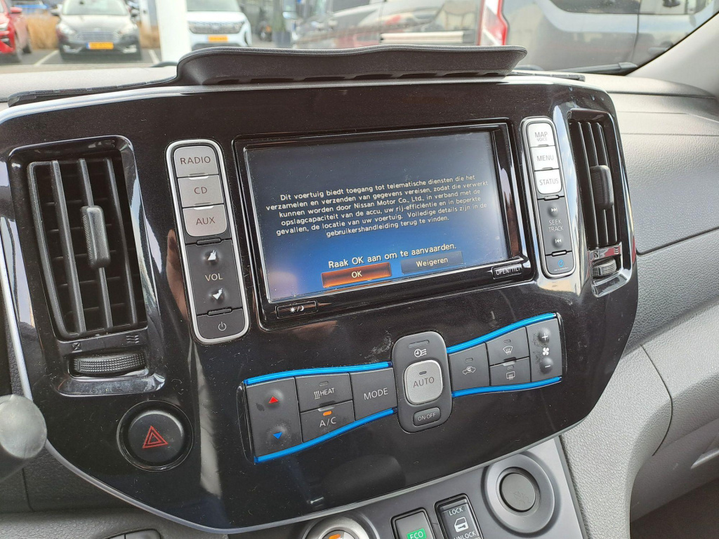 Nissan E-nv200