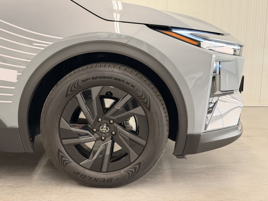 Toyota C-hr+