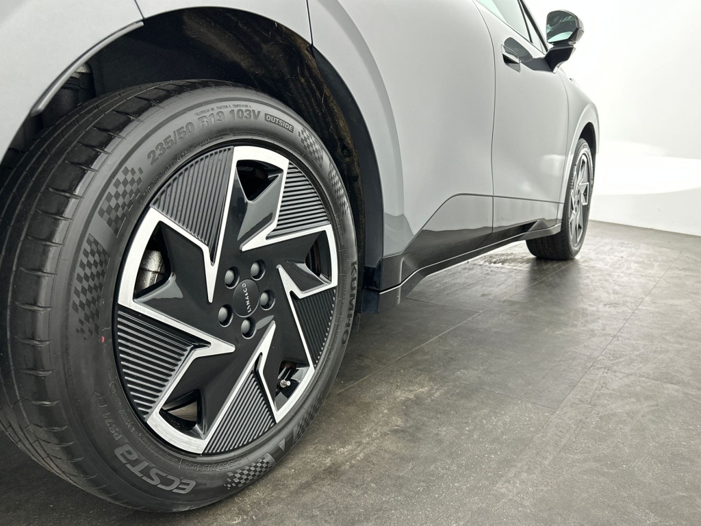Lynk & Co 02