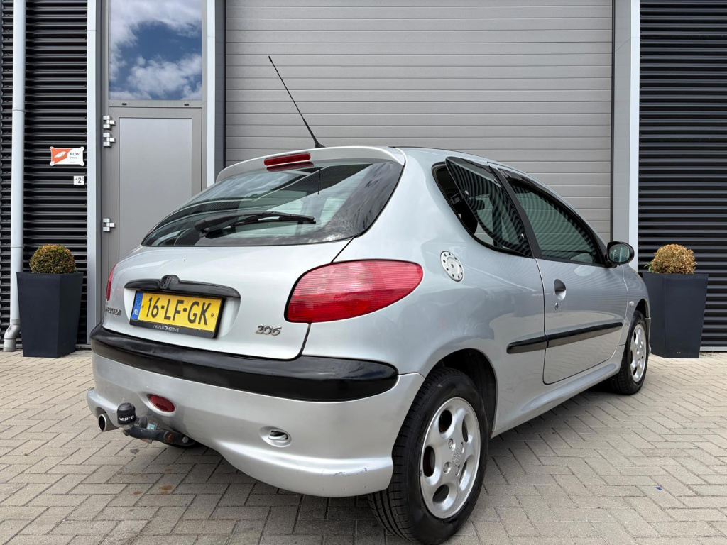Peugeot 206