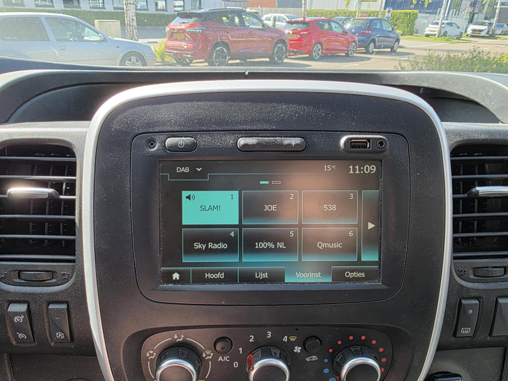 Nissan Nv300