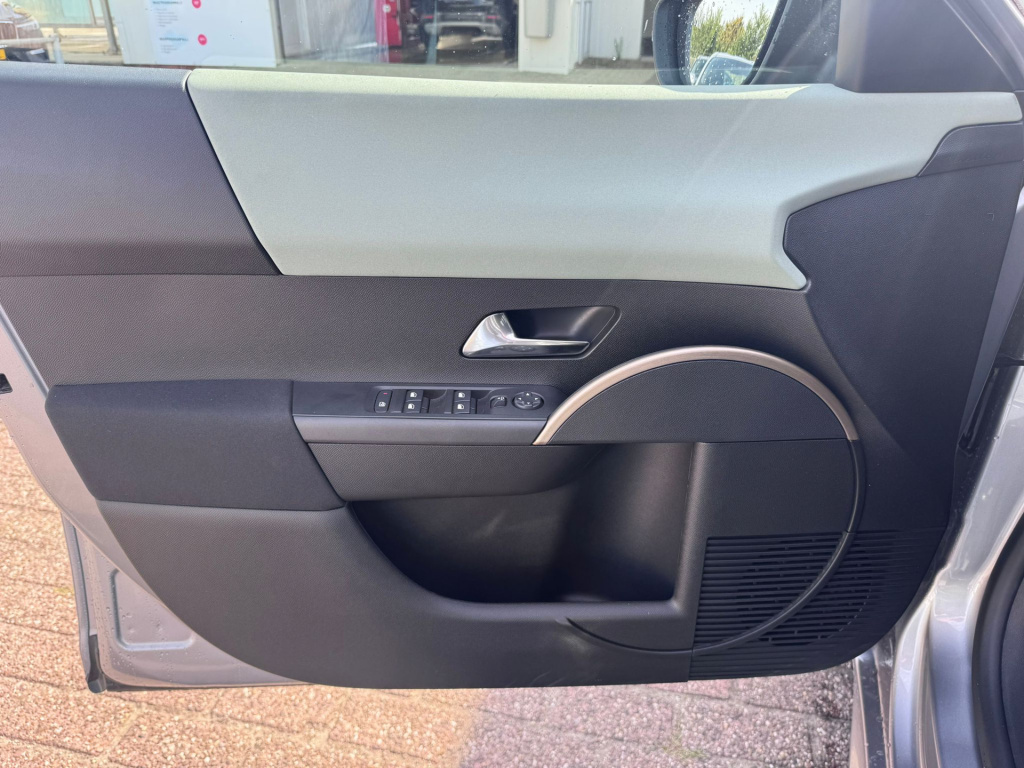 Lancia Y(psilon)