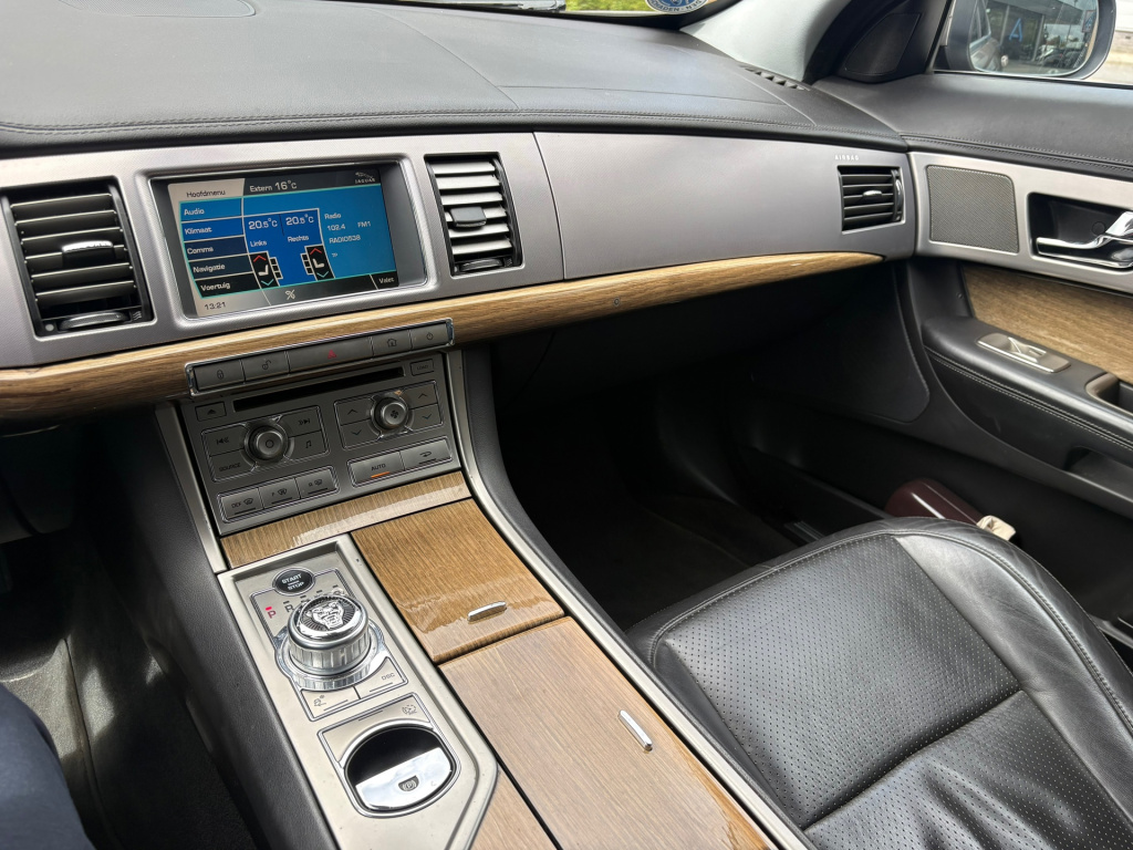 Jaguar XF