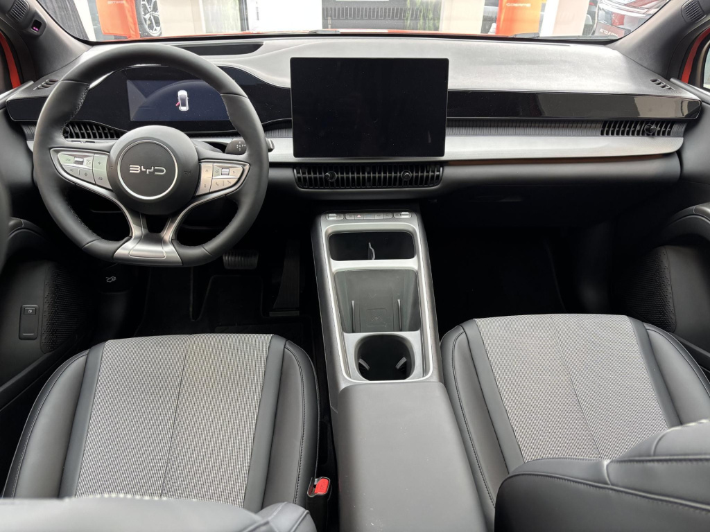 Byd Dolphin