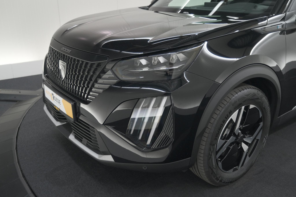 Peugeot E-2008