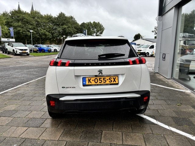 Peugeot E-2008