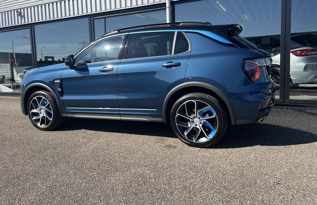 Lynk & Co 01