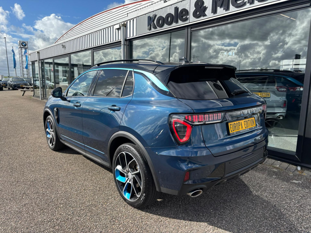 Lynk & Co 01