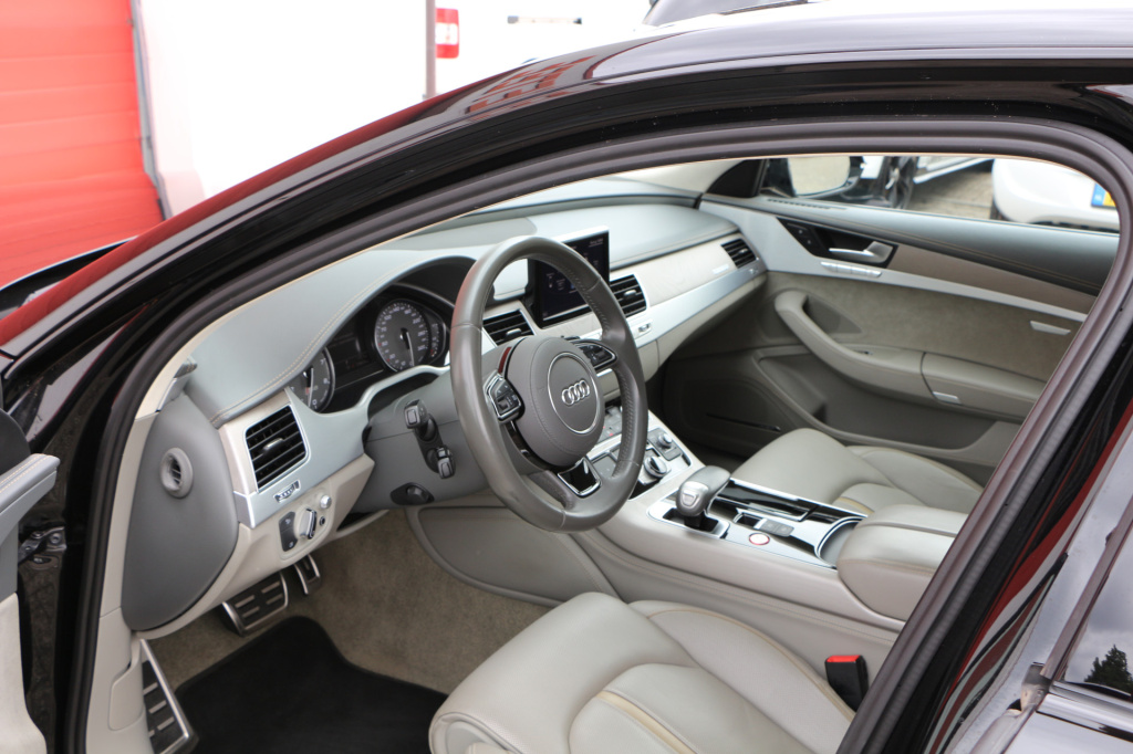 Audi S8