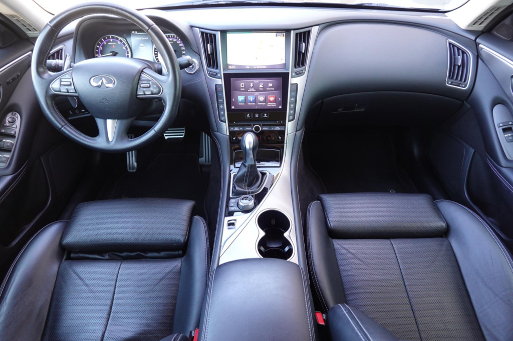 Infiniti Q