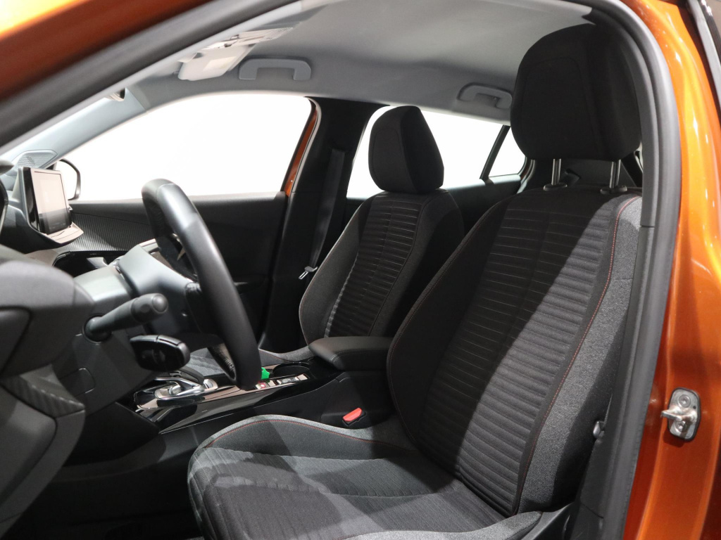 Peugeot E-2008