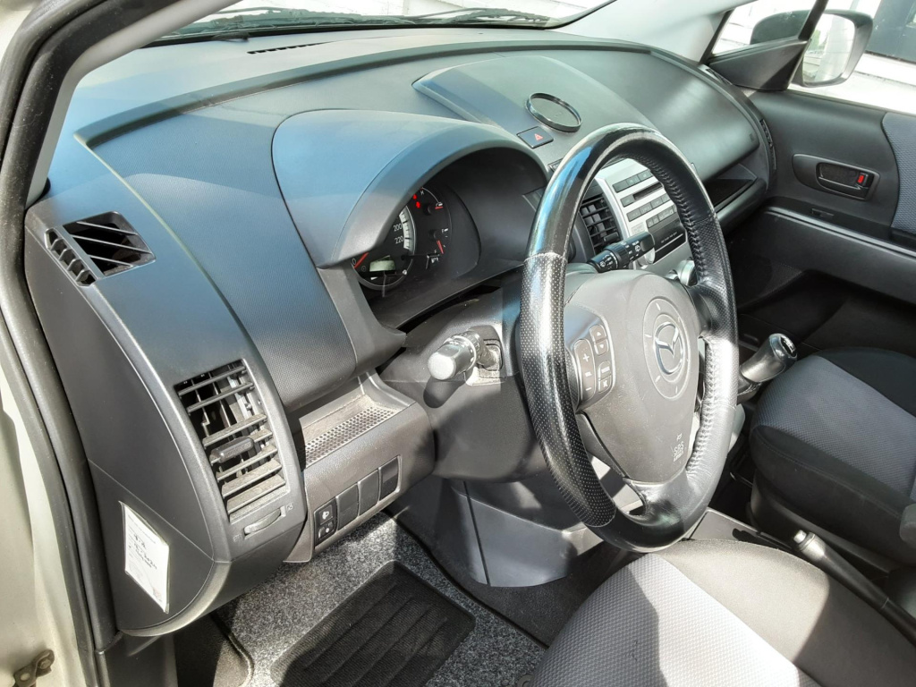 Mazda 5