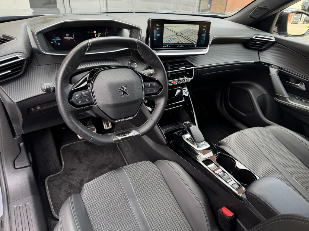 Peugeot E-2008