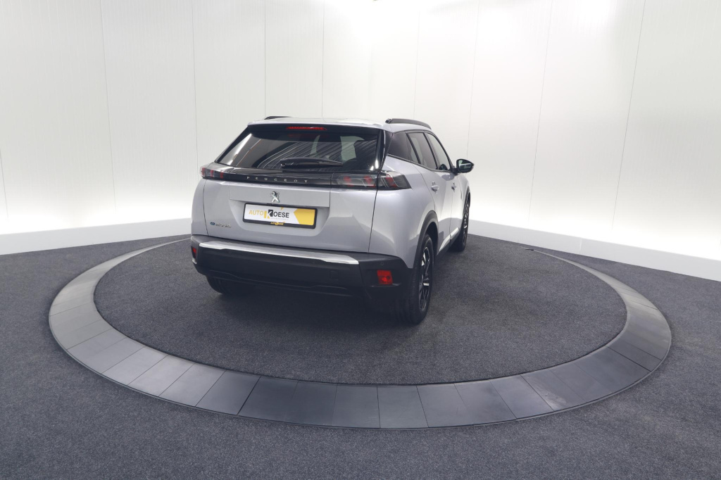 Peugeot E-2008