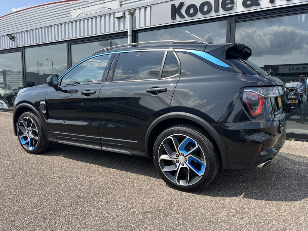 Lynk & Co 01
