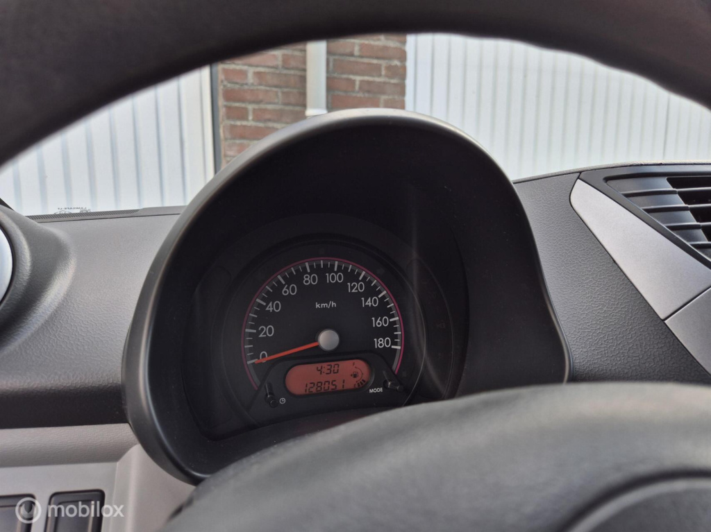 Nissan Pixo