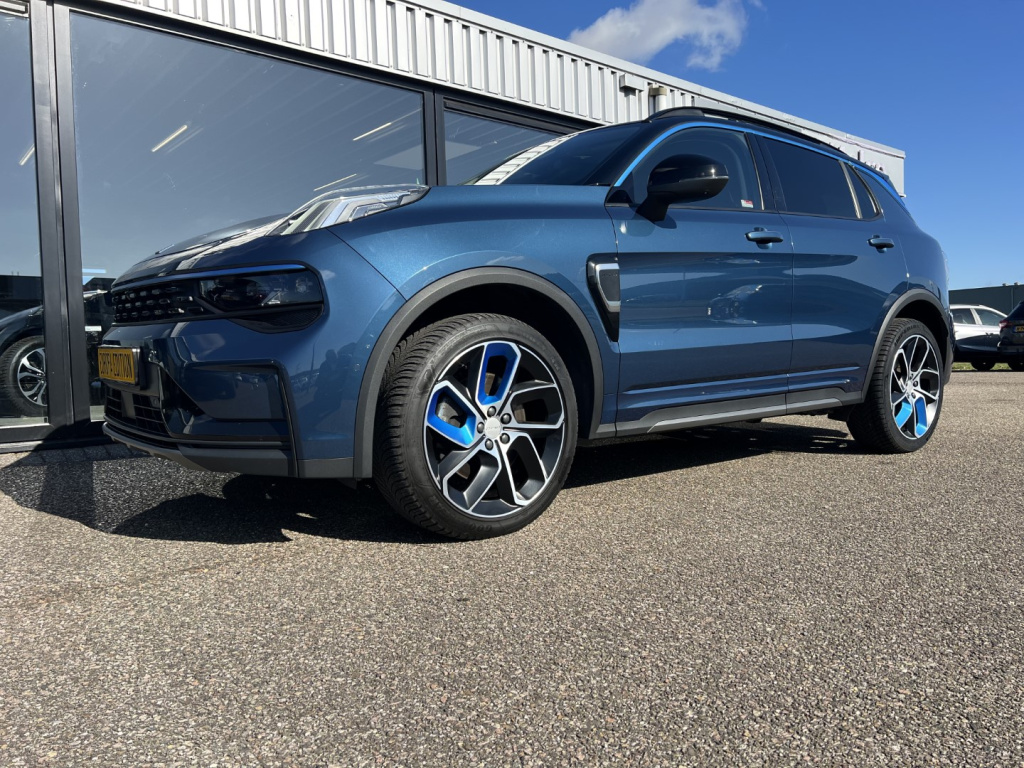 Lynk & Co 01