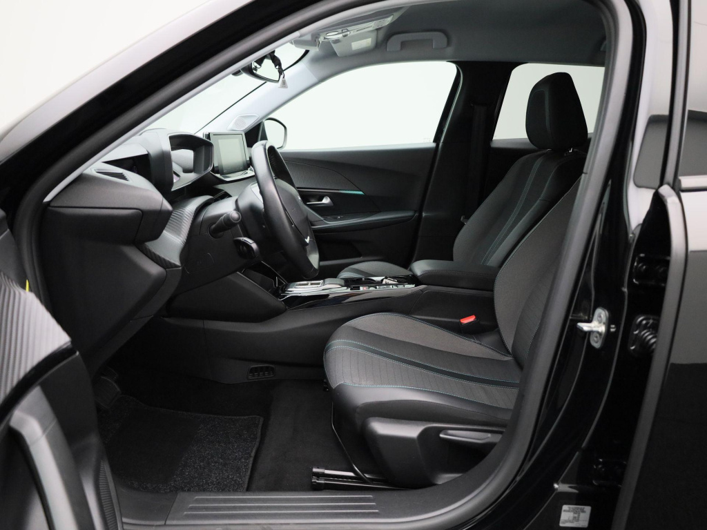 Peugeot E-2008