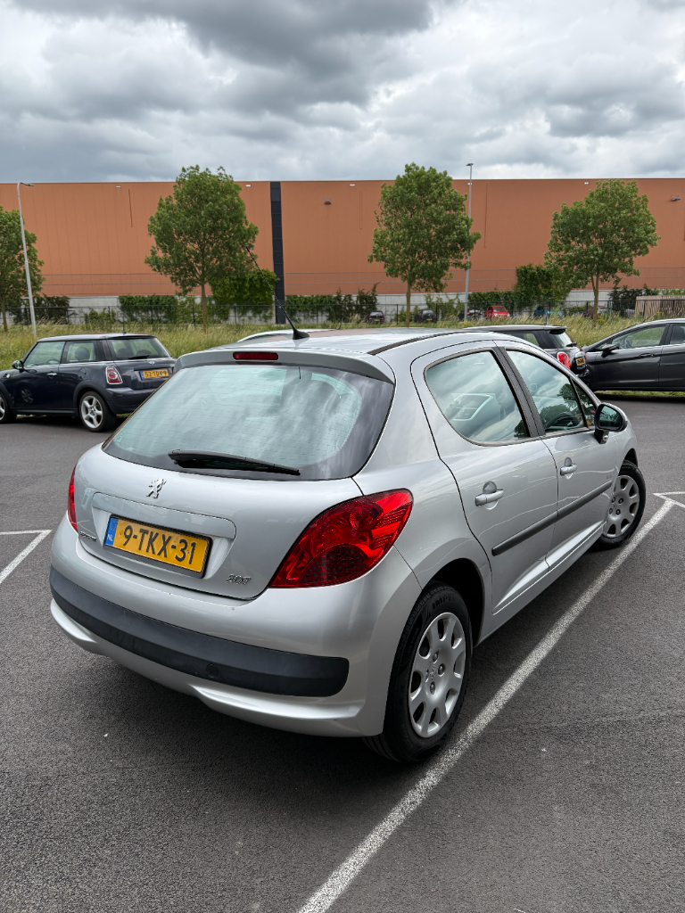 Peugeot 207