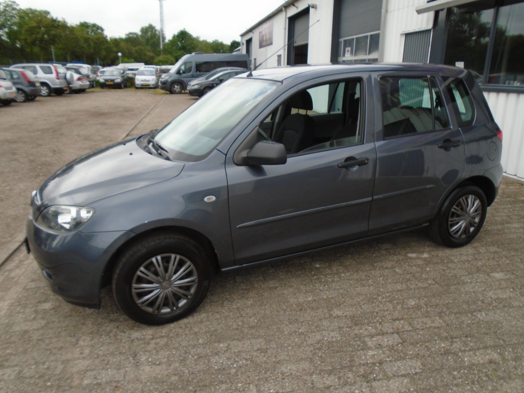 Mazda 2