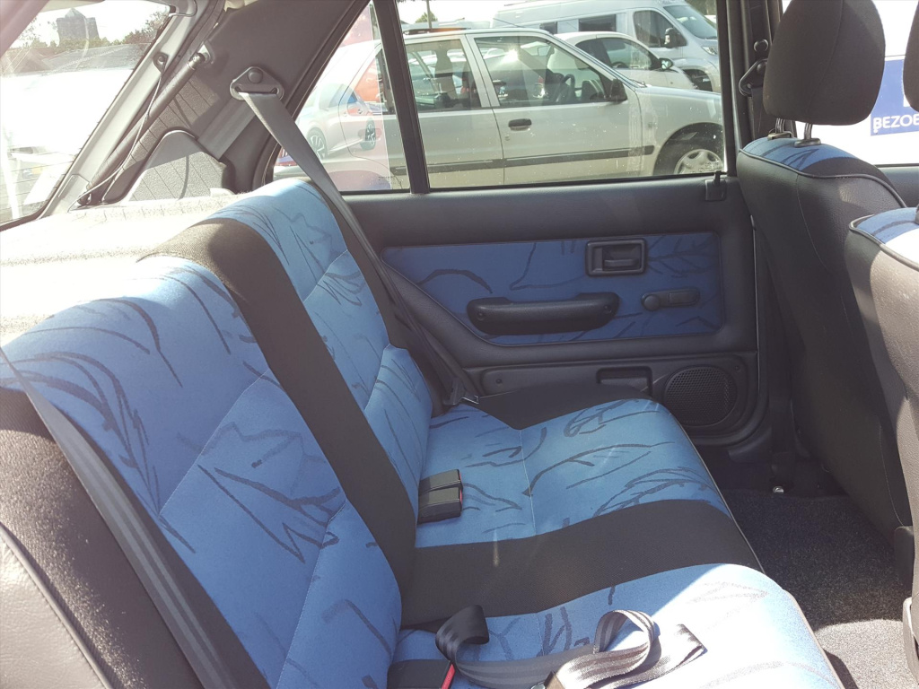 Peugeot 106