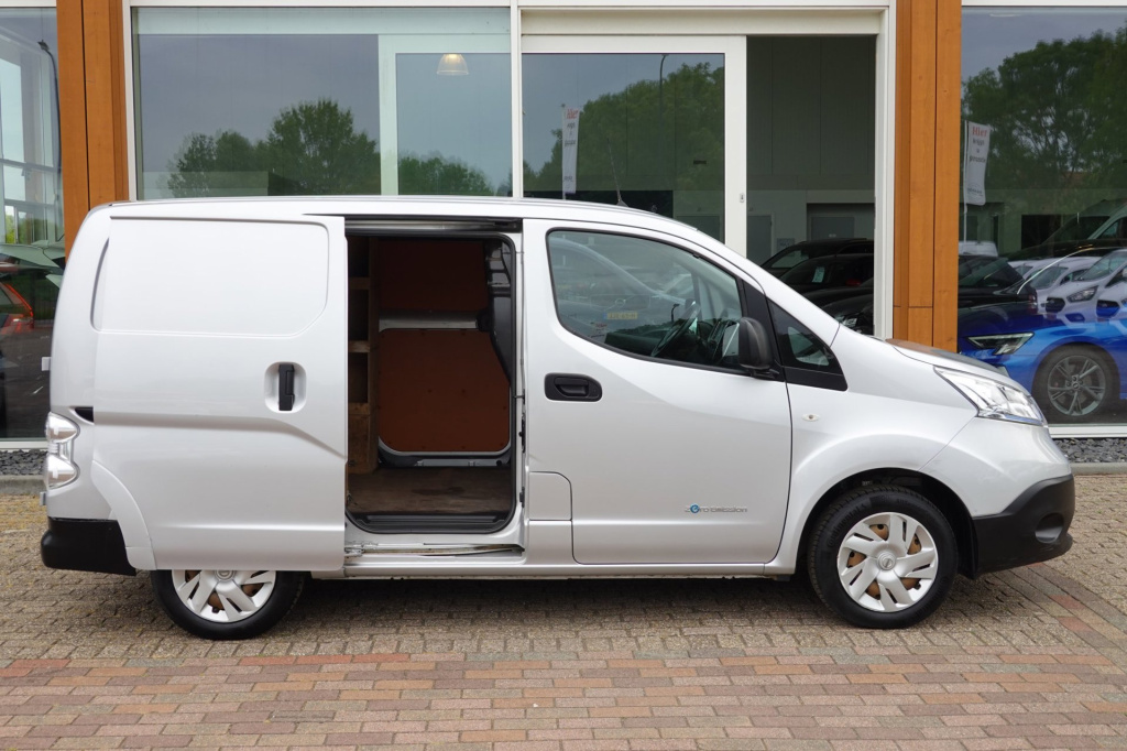 Nissan E-nv200
