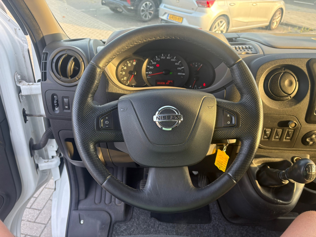 Nissan Nv400
