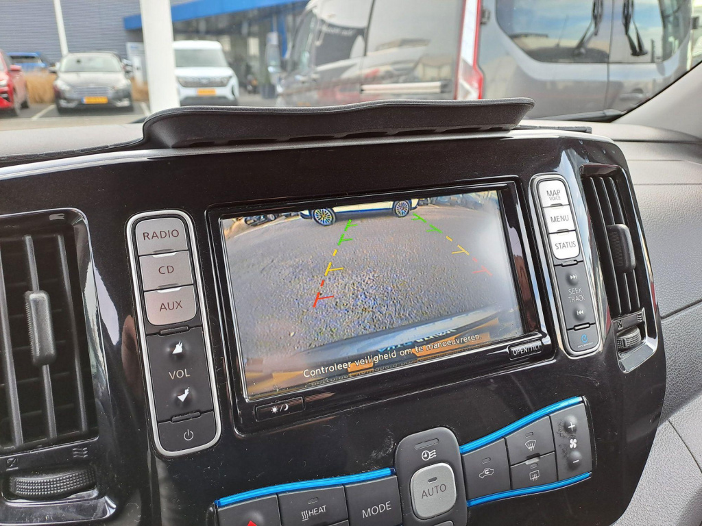 Nissan E-nv200