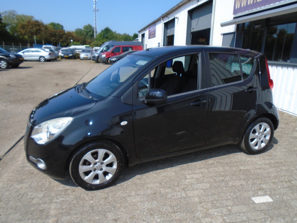Opel Agila