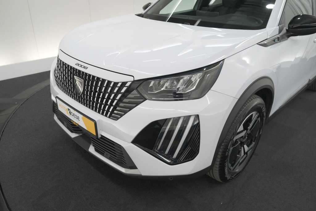 Peugeot E-2008