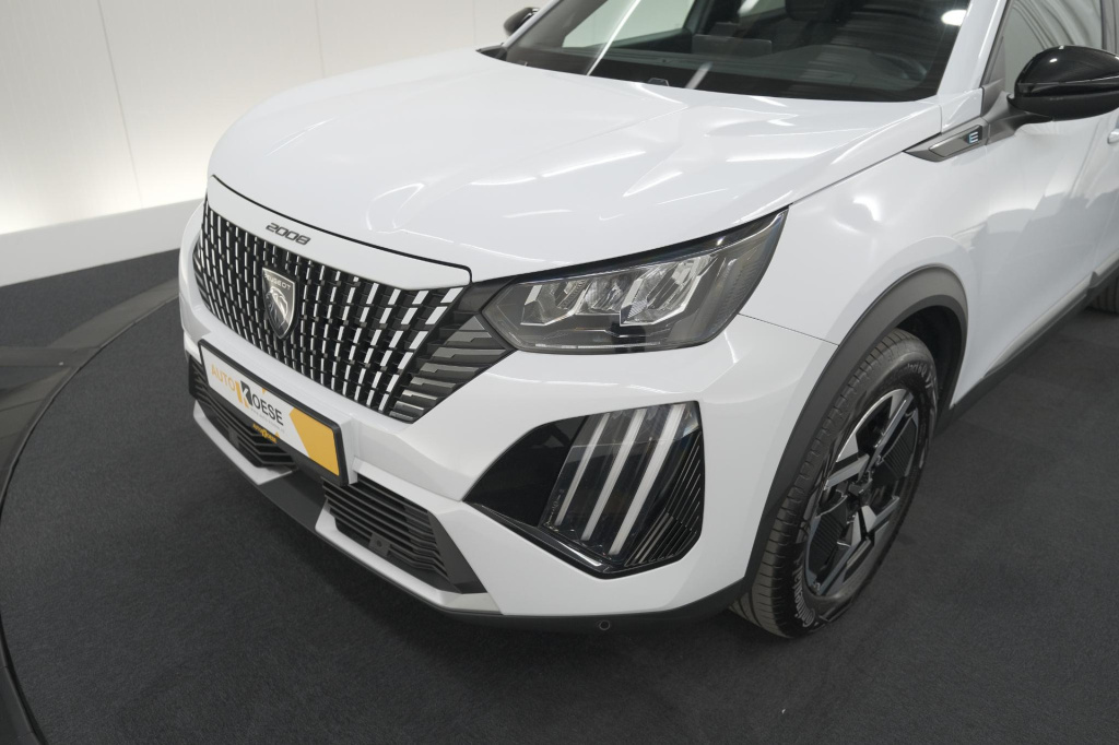 Peugeot E-2008