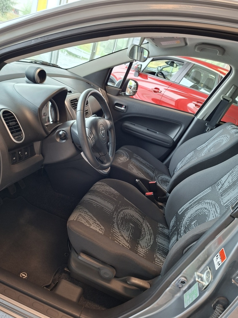 Opel Agila