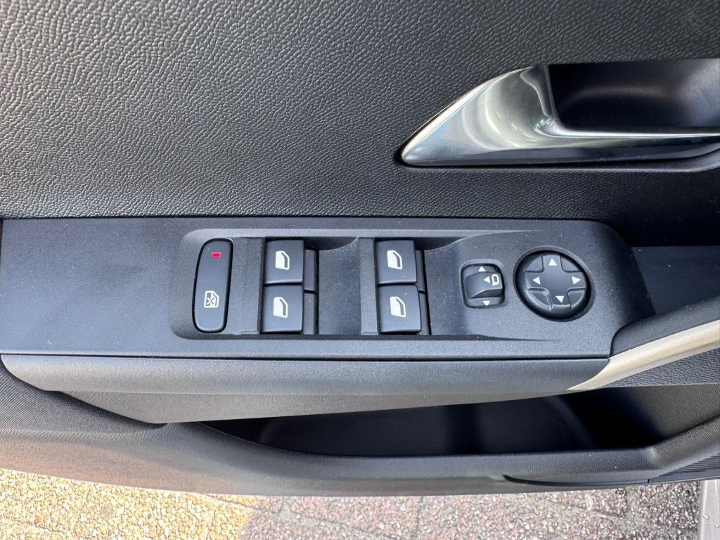 Lancia Y(psilon)