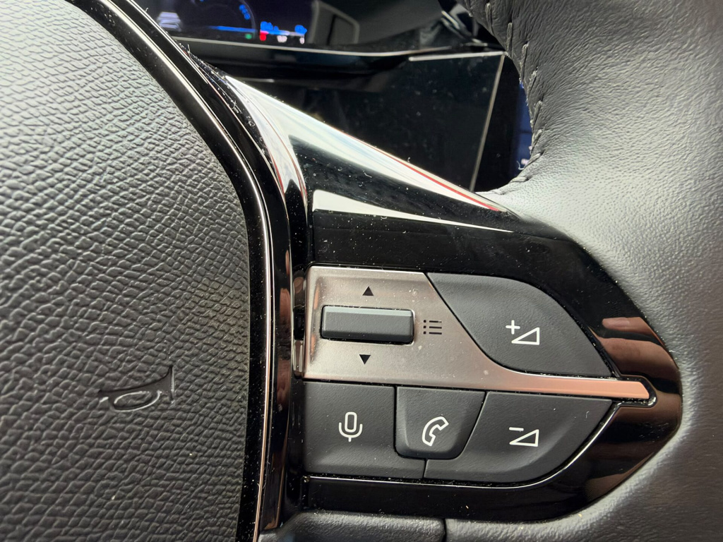 Peugeot E-308