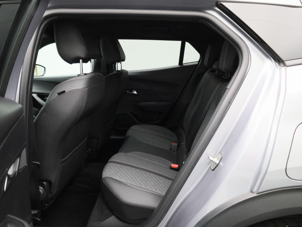 Peugeot E-2008