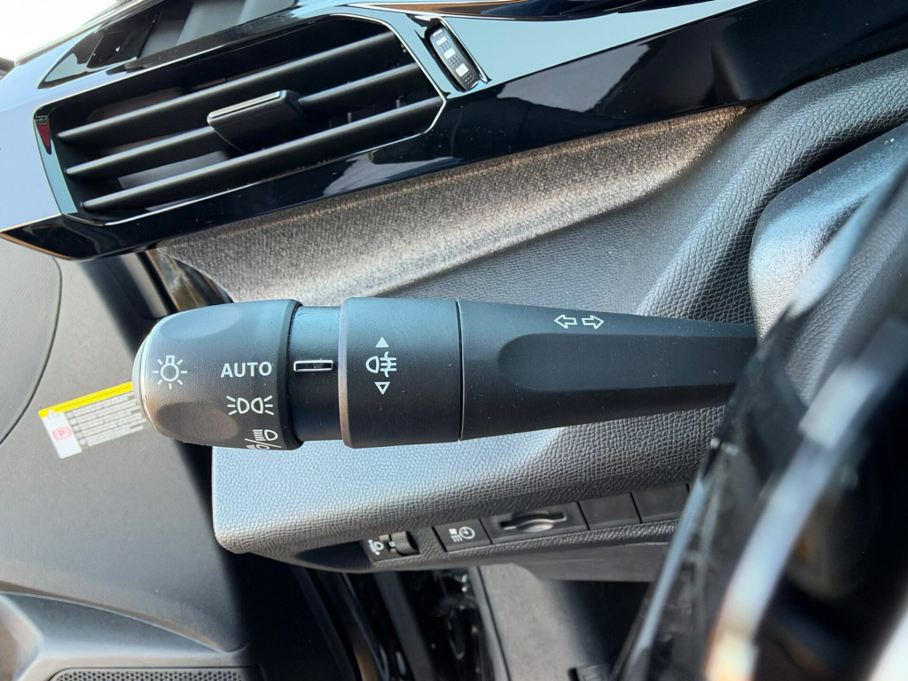 Peugeot E-308