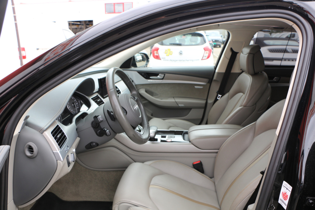 Audi S8