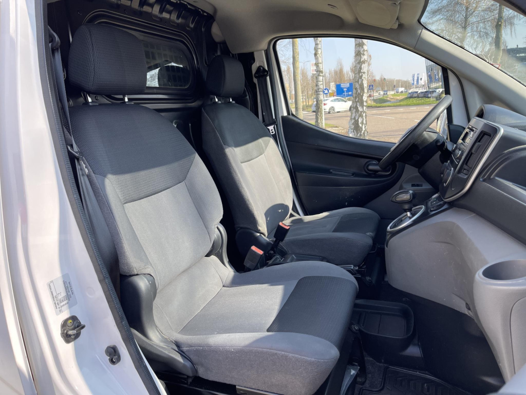 Nissan E-nv200