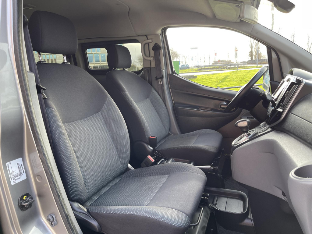 Nissan E-nv200