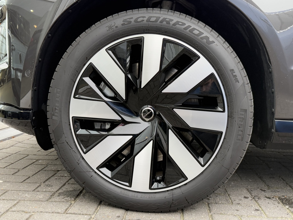 Volvo Ex90