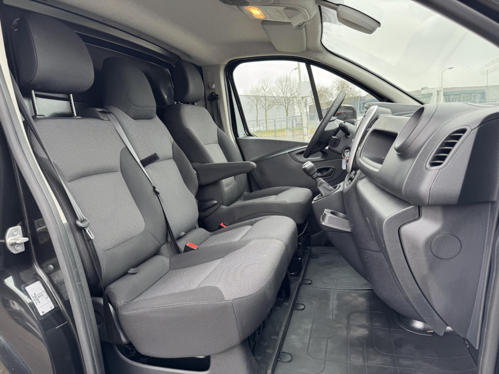 Nissan Nv300