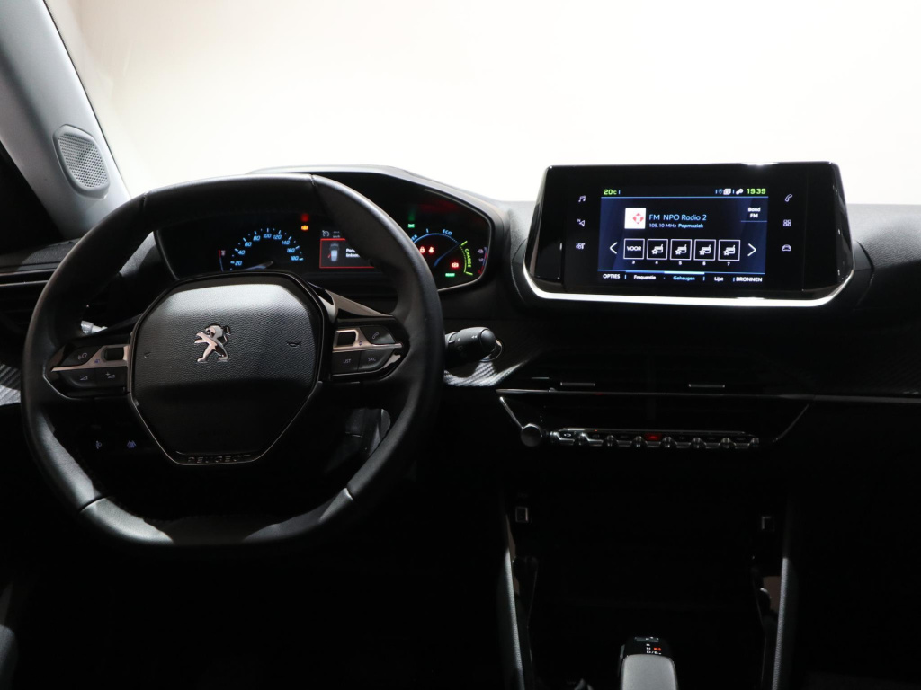 Peugeot E-2008