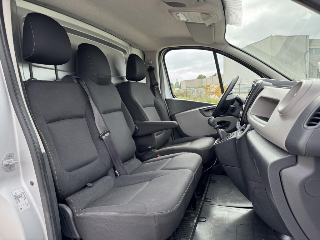 Nissan Nv300