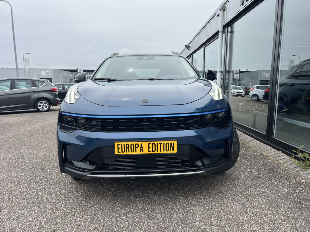 Lynk & Co 01
