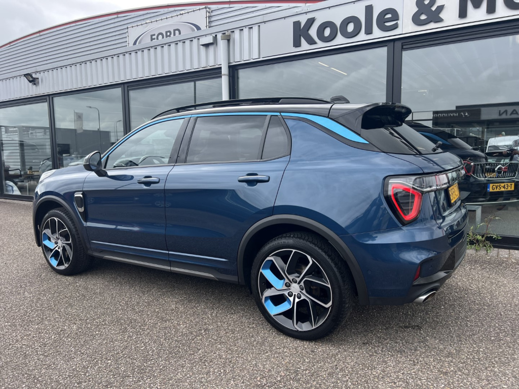 Lynk & Co 01